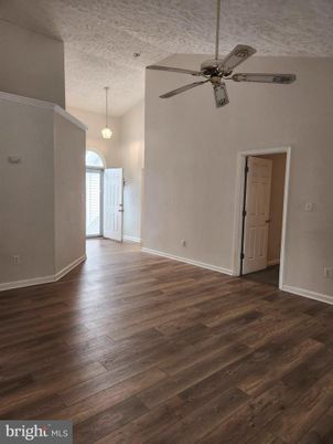 Empty room, Interior, Pendant Lights, Wood Texture Flooring