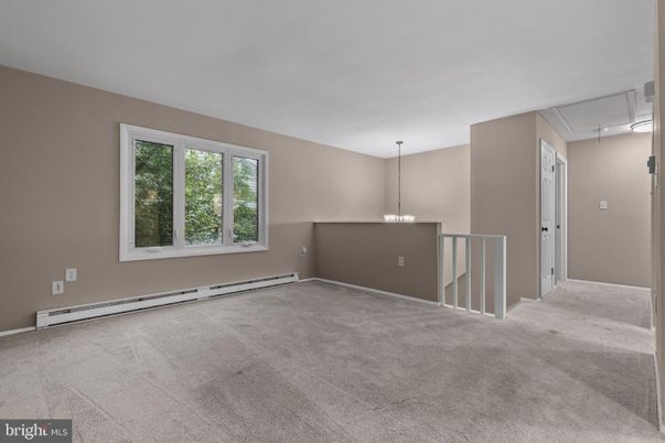 Empty room, Interior, Pendant Lights