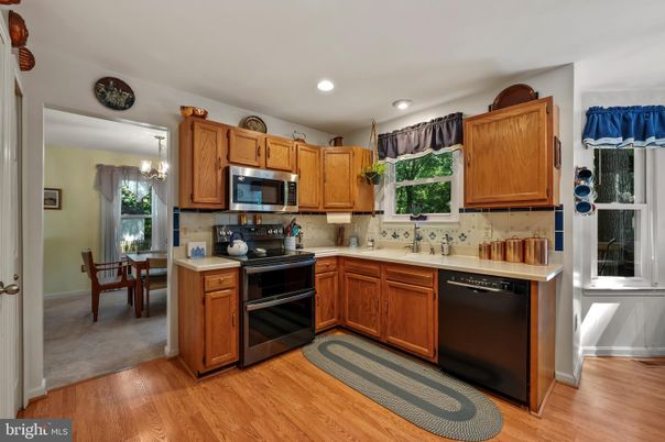 Chandelier, Dining room, Interior, Kitchen, Recessed Lighting, Wood Texture Flooring