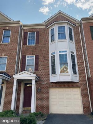 Attached, Exterior, Facade, Brick Facade, Rowhouse