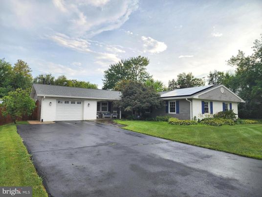 Attached, Exterior, Facade, Solar Panels, Ranch