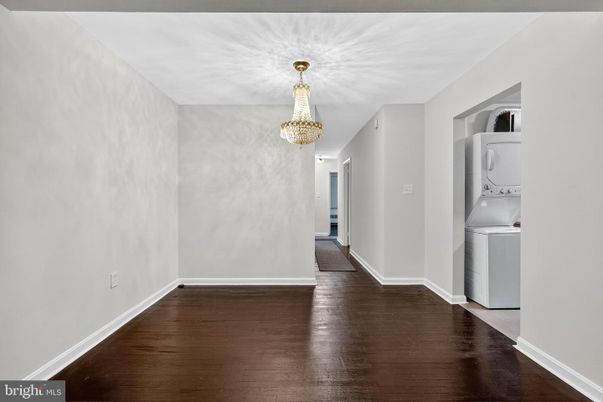 Chandelier, Interior, Utility Closets, Washer, Wood Texture Flooring