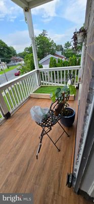 Exterior, Wood Texture Flooring