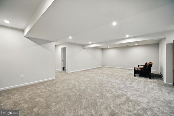 Empty room, Interior, Recessed Lighting