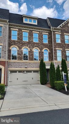 Attached, Exterior, Facade, Brick Facade, Rowhouse