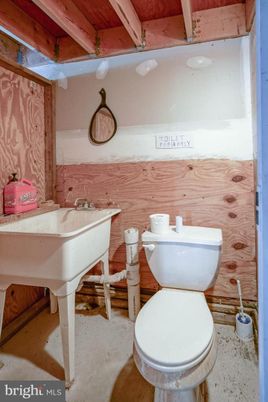 Bathroom, Interior, Wooden Beams