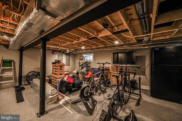 Fitness Equipment, Interior, Wooden Beams