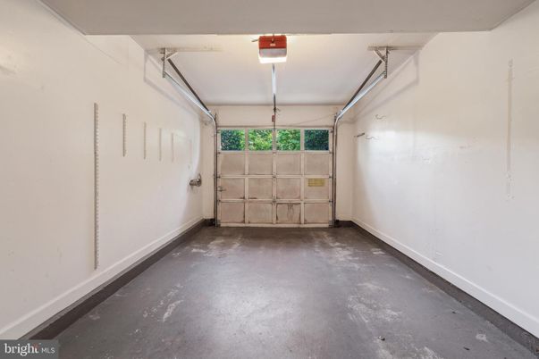 Garage, Interior