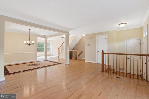 Chandelier, Empty room, Interior, Wood Texture Flooring