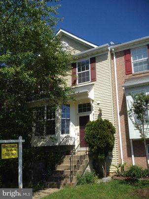 Exterior, Facade, Brick Facade, Rowhouse