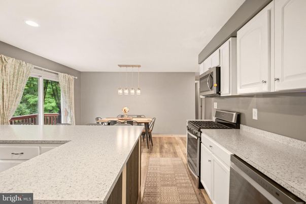 Dining room, Interior, Kitchen, Pendant Lights, Recessed Lighting, Wood Texture Flooring