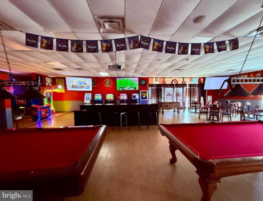 Billiard Table, Game Room, Interior