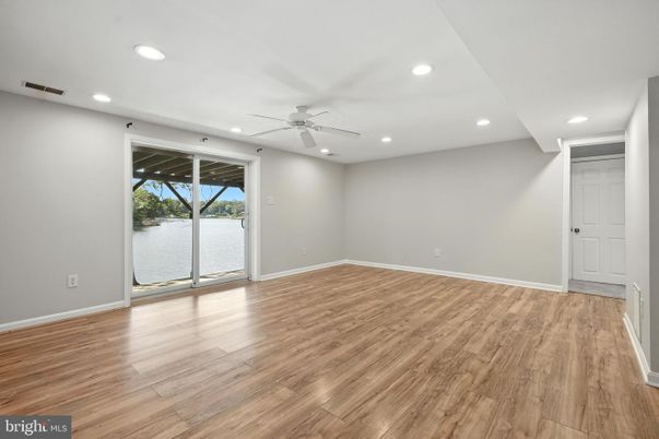 Empty room, Interior, Recessed Lighting, Water, Wood Texture Flooring