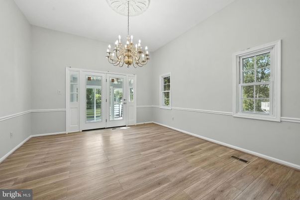 Chandelier, Empty room, Interior, Wood Texture Flooring