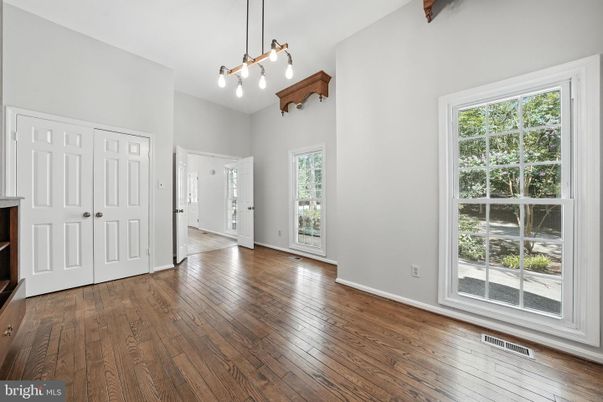 Empty room, Interior, Pendant Lights, Wood Texture Flooring