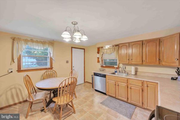Chandelier, Dining room, Interior, Kitchen