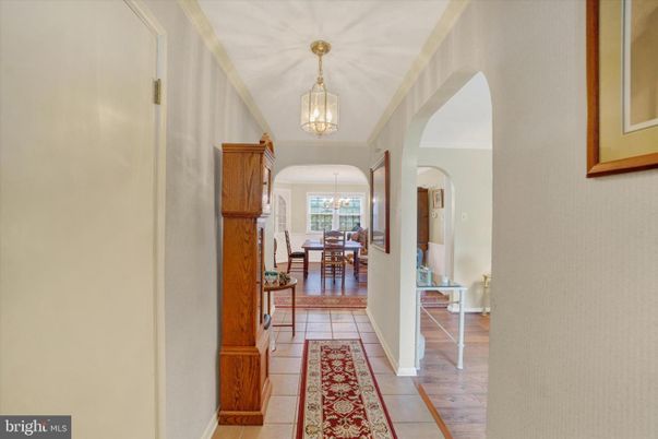 Chandelier, Dining room, Interior, Pendant Lights