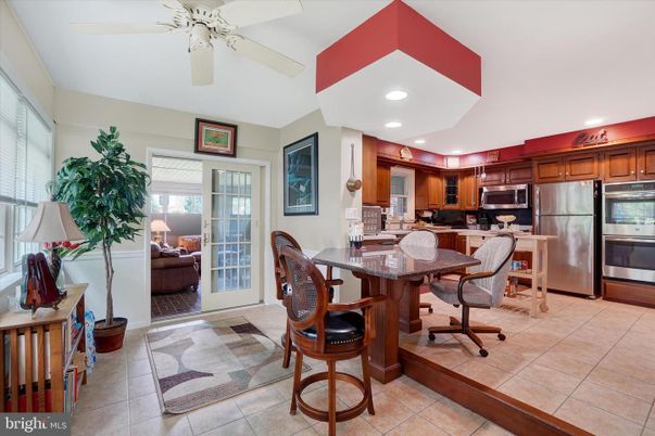 Dining room, Interior, Kitchen, Recessed Lighting, Stainless Steel Appliances