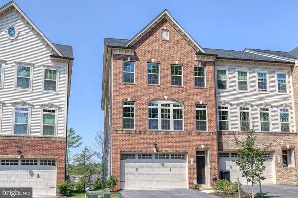 Attached, Exterior, Facade, Brick Facade, Rowhouse