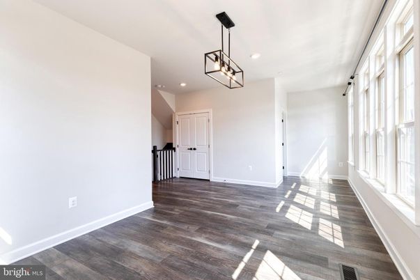 Empty room, Interior, Pendant Lights, Recessed Lighting, Wood Texture Flooring