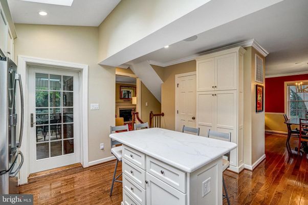 Dining room, Interior, Kitchen, Recessed Lighting, Wood Texture Flooring
