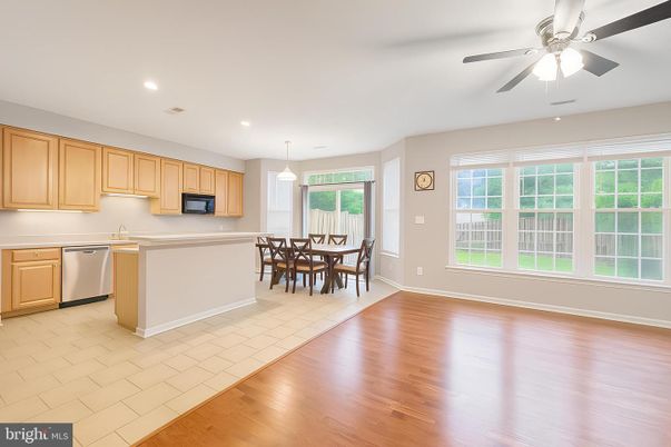 Dining room, Interior, Kitchen, Pendant Lights, Recessed Lighting, Wood Texture Flooring