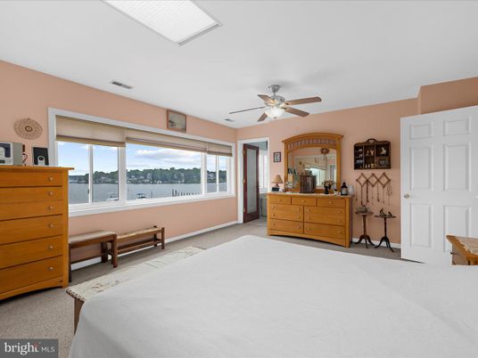 Bedroom, Interior, Water