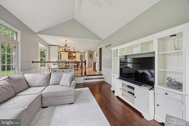 Interior, Kitchen, Living room, Pendant Lights, Recessed Lighting, Wood Texture Flooring