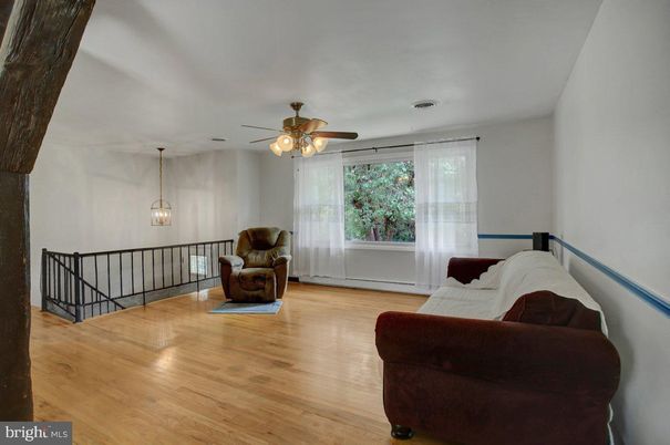 Interior, Pendant Lights, Wood Texture Flooring