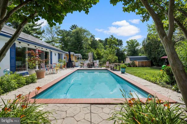 Exterior, Pool