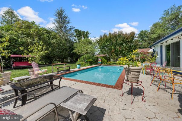 Exterior, Pool