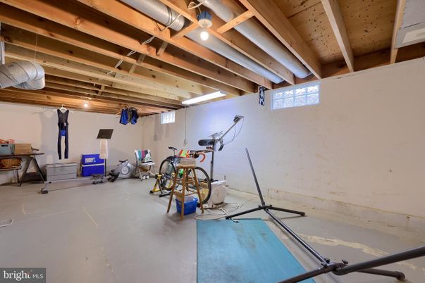 Fitness Equipment, Interior, Wooden Beams