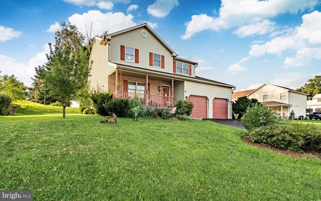 Attached, Backyard, Exterior, Facade, Brick Facade, Farmhouse