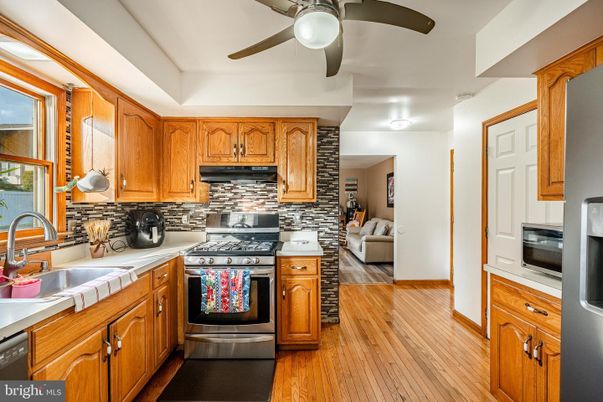 Interior, Kitchen, Living room, Stainless Steel Appliances, Wood Texture Flooring
