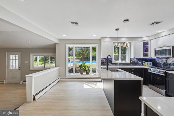 Interior, Kitchen, Pendant Lights, Recessed Lighting, Wood Texture Flooring