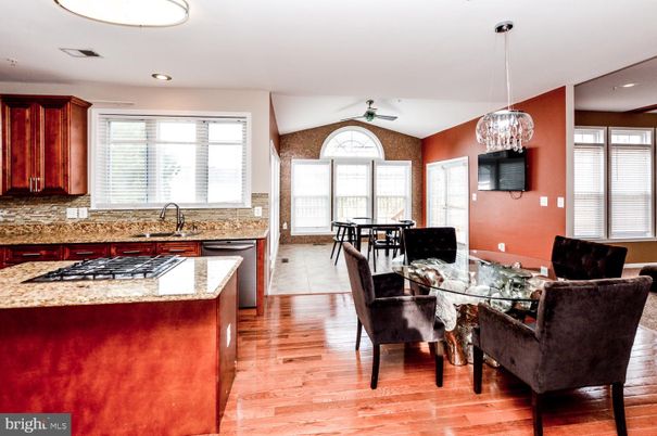Dining room, Interior, Kitchen, Pendant Lights, Recessed Lighting, Wood Texture Flooring