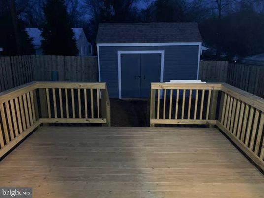 Exterior, Wood Texture Flooring