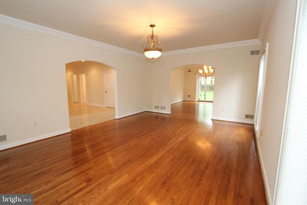 Empty room, Interior, Pendant Lights, Wood Texture Flooring