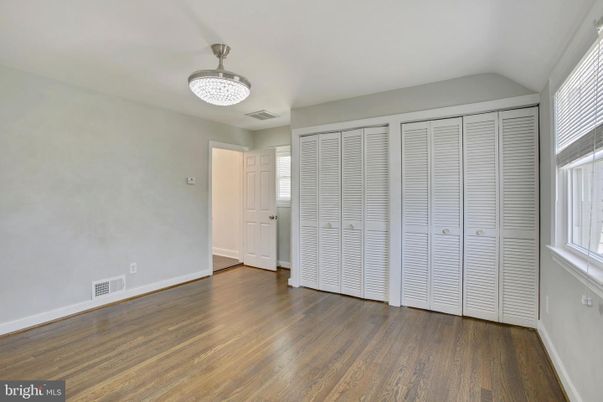 Chandelier, Empty room, Interior, Wood Texture Flooring
