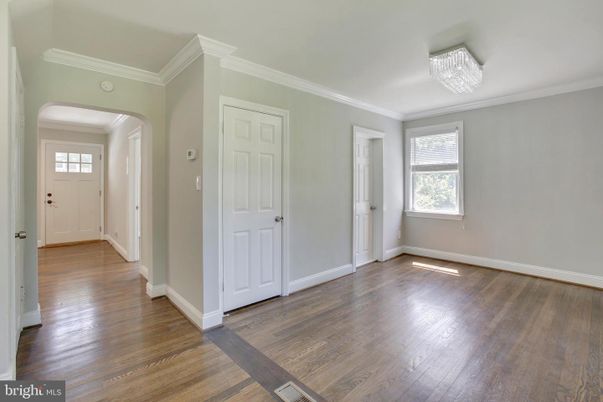 Chandelier, Empty room, Interior, Wood Texture Flooring