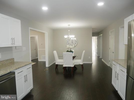 Chandelier, Dining room, Interior, Recessed Lighting, Wood Texture Flooring