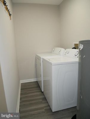 Interior, Washer, Wood Texture Flooring