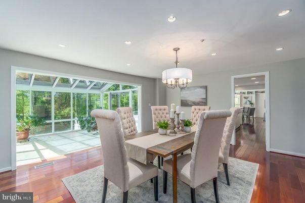 Chandelier, Dining room, Interior, Recessed Lighting, Wood Texture Flooring
