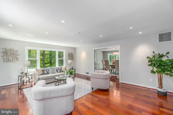 Dining room, Interior, Living room, Pendant Lights, Recessed Lighting, Wood Texture Flooring