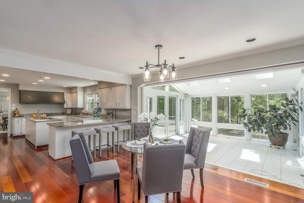 Dining room, Interior, Kitchen, Pendant Lights, Recessed Lighting, Wood Texture Flooring