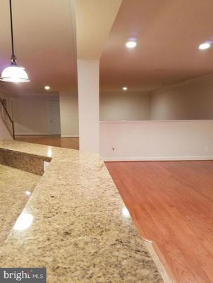 Interior, Pendant Lights, Recessed Lighting, Wood Texture Flooring