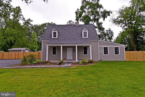 Exterior, Facade, Cape Cod