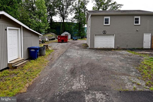 Detached Garage, Exterior
