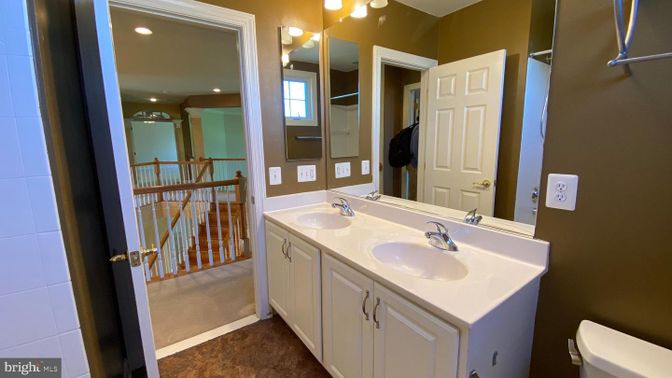 Bathroom, Interior, Recessed Lighting