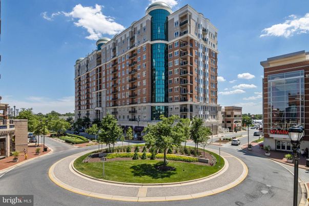 Exterior, Facade, Condo Building